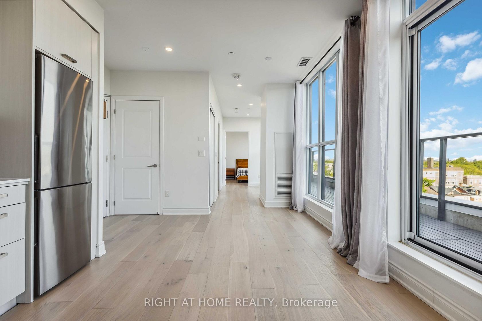 Photo 6 at PH801 - 2301 Danforth Avenue, Danforth, Toronto Photo 6 at PH801 - 2301 Danforth Avenue, Danforth, Toronto