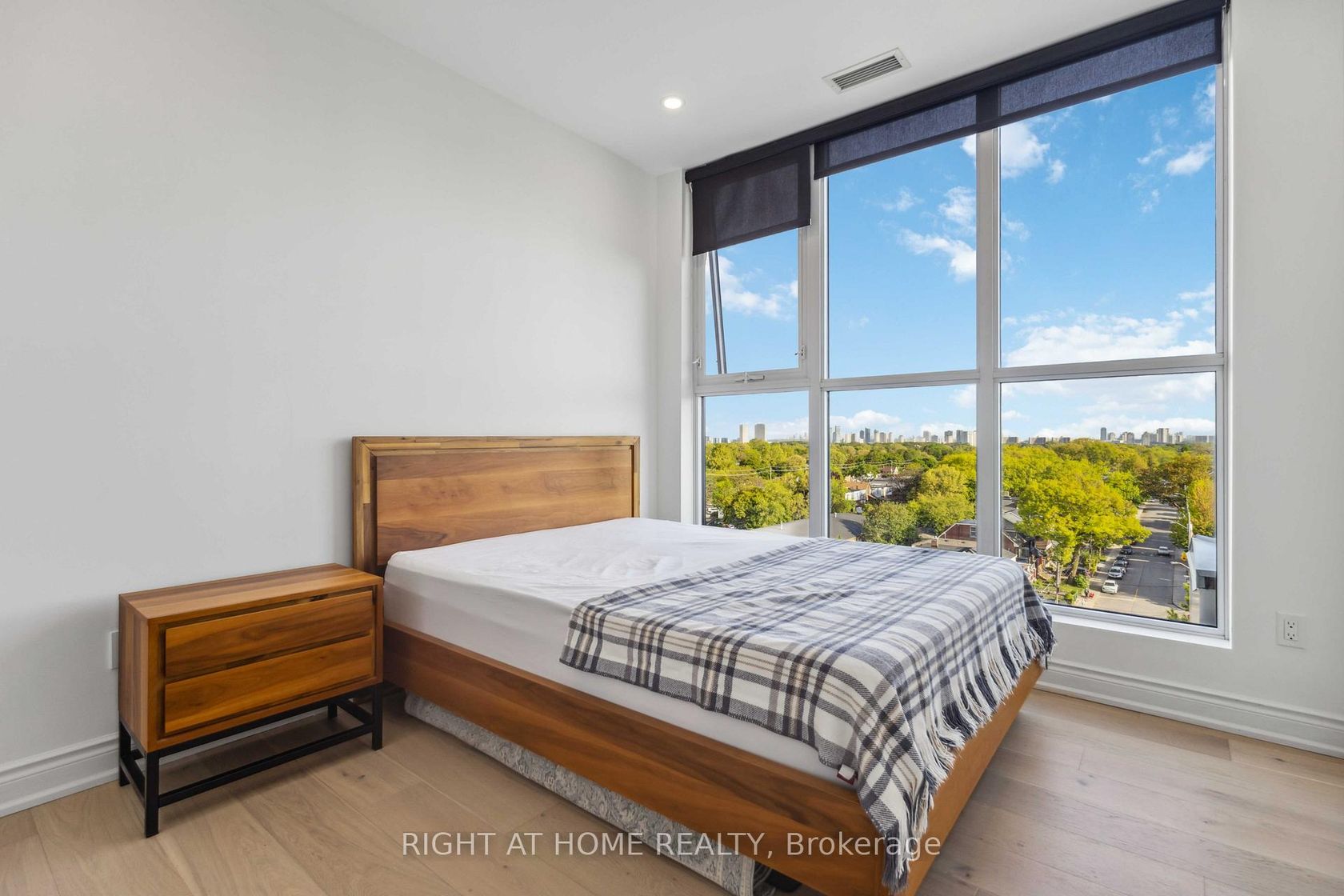 Photo 9 at PH801 - 2301 Danforth Avenue, Danforth, Toronto Photo 9 at PH801 - 2301 Danforth Avenue, Danforth, Toronto