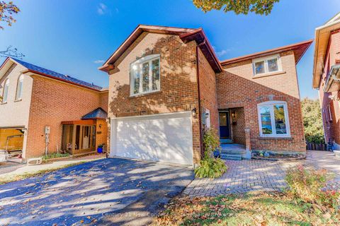 Photo 2 at 12 Kilbarry Court, South Richvale, Richmond Hill