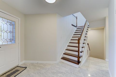 Photo 3 at 12 Kilbarry Court, South Richvale, Richmond Hill