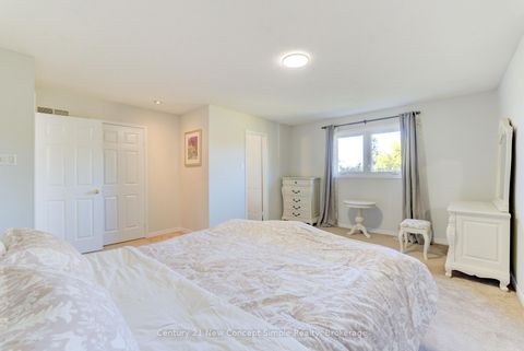 Photo 22 at 12 Kilbarry Court, South Richvale, Richmond Hill