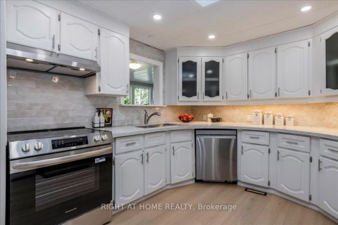 Photo 11 at 18 Riverview Circle, Rural Innisfil, Innisfil