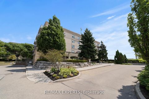 Photo 1 at 213 - 2500 Rutherford Road, Maple, Vaughan