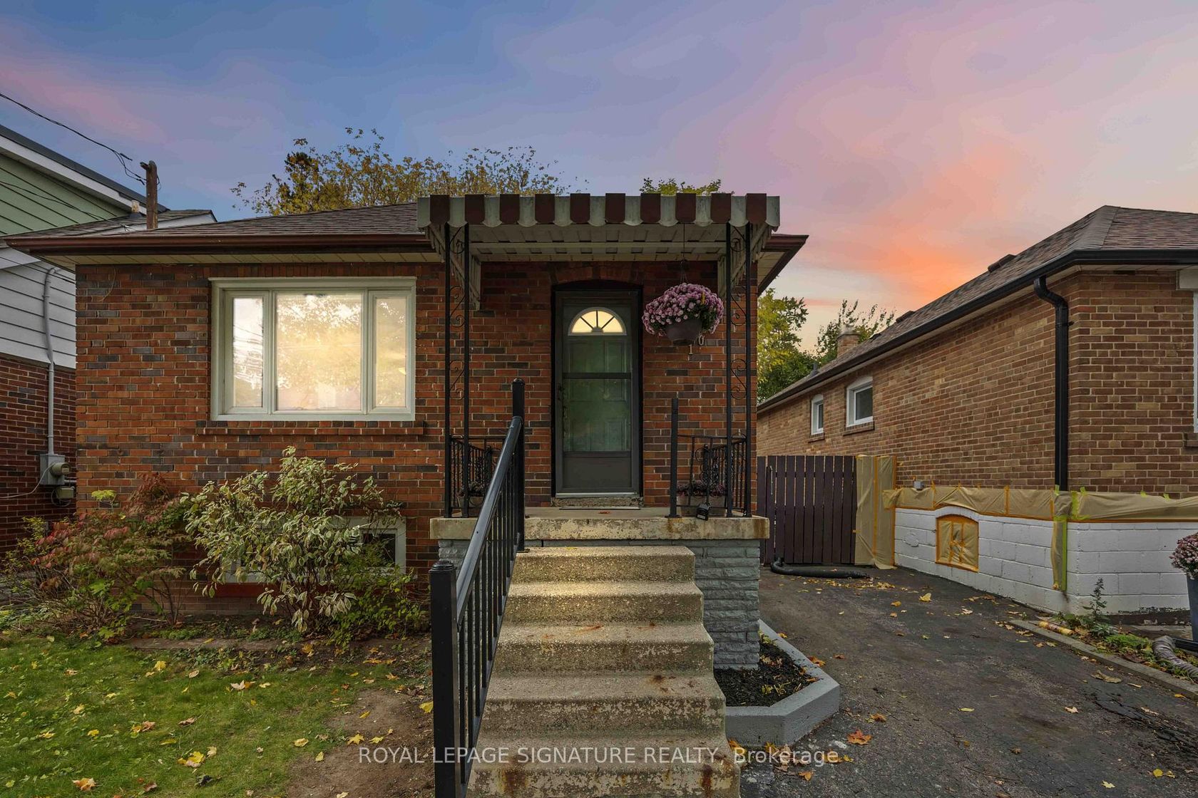 101 Sharpe Street, Cliffside, Toronto 