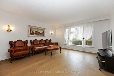 Photo 4 at 8 Burke Street, Newtonbrook West, Toronto