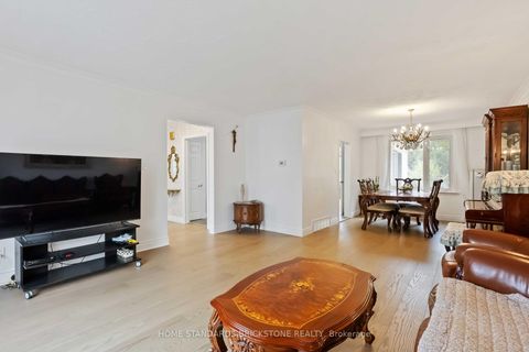 Photo 5 at 8 Burke Street, Newtonbrook West, Toronto