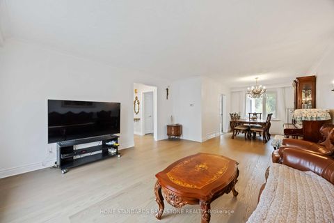 Photo 6 at 8 Burke Street, Newtonbrook West, Toronto