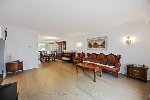 Photo 7 at 8 Burke Street, Newtonbrook West, Toronto