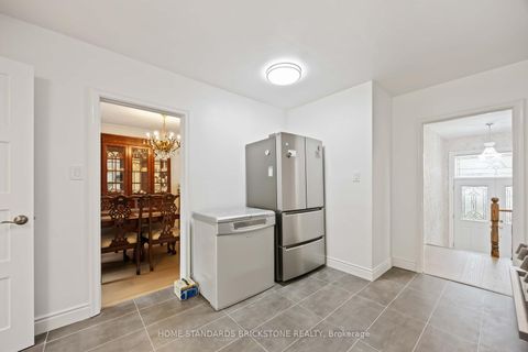 Photo 12 at 8 Burke Street, Newtonbrook West, Toronto