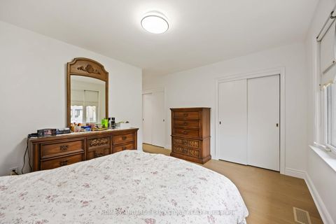 Photo 16 at 8 Burke Street, Newtonbrook West, Toronto