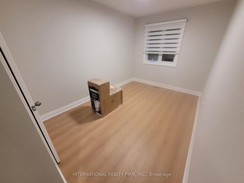 Photo 12 at 50 Beresford Drive, Langstaff, Richmond Hill