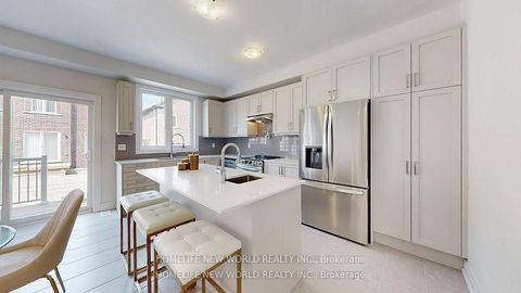 Photo 13 at 6 Speciosa Street, Oak Ridges, Richmond Hill