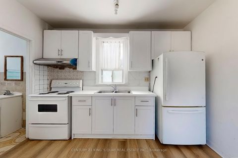 Photo 10 at 229 Bellwoods Avenue, Bellwoods, Toronto