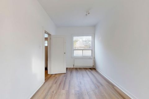 Photo 12 at 229 Bellwoods Avenue, Bellwoods, Toronto Photo 12 at 229 Bellwoods Avenue, Bellwoods, Toronto