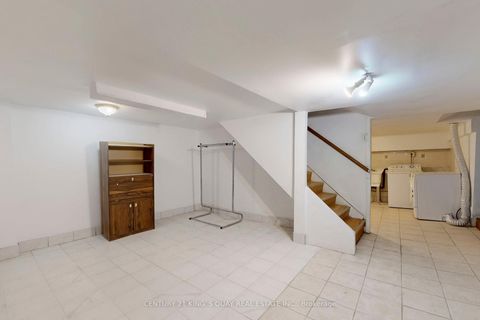 Photo 25 at 229 Bellwoods Avenue, Bellwoods, Toronto