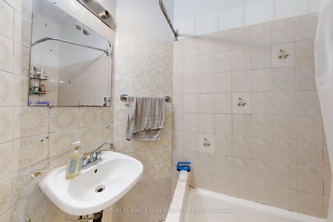 Photo 35 at 229 Bellwoods Avenue, Bellwoods, Toronto