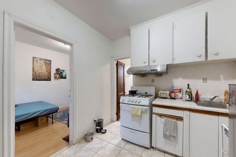 Photo 39 at 229 Bellwoods Avenue, Bellwoods, Toronto