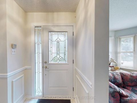 Photo 4 at 58 Samantha Circle, Doncrest, Richmond Hill