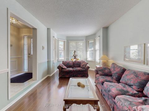 Photo 6 at 58 Samantha Circle, Doncrest, Richmond Hill