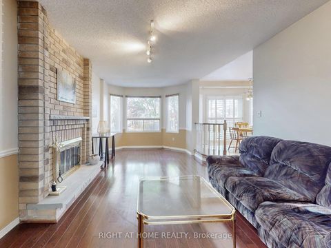 Photo 7 at 58 Samantha Circle, Doncrest, Richmond Hill