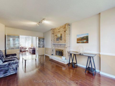 Photo 10 at 58 Samantha Circle, Doncrest, Richmond Hill