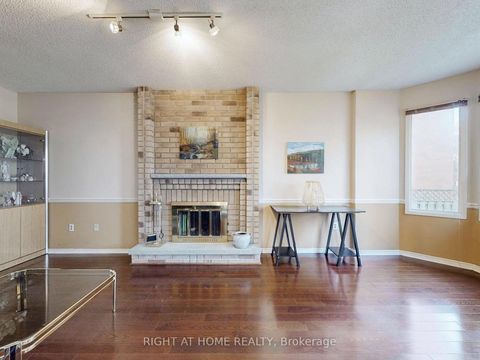 Photo 11 at 58 Samantha Circle, Doncrest, Richmond Hill