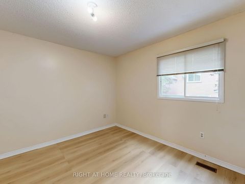 Photo 31 at 58 Samantha Circle, Doncrest, Richmond Hill