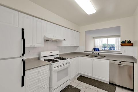 Photo 6 at 610 - 265 Ridley Boulevard, Nortown, Toronto Photo 6 at 610 - 265 Ridley Boulevard, Nortown, Toronto