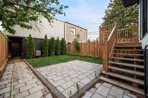 Photo 2 at 41 Dunkirk Road, East York, Toronto