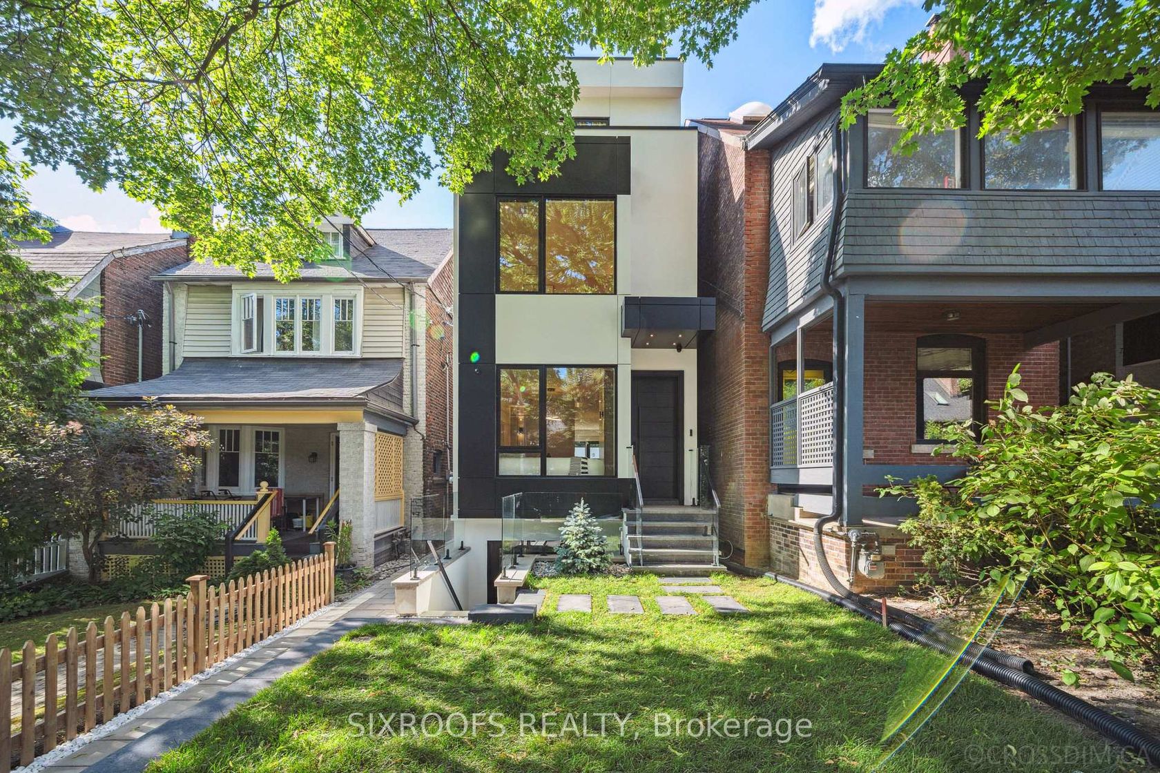 44A Alcina Avenue, Wychwood, Toronto photo number 2