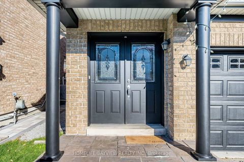 Photo 5 at 61 Four Seasons Crescent, Woodland Hill, Newmarket