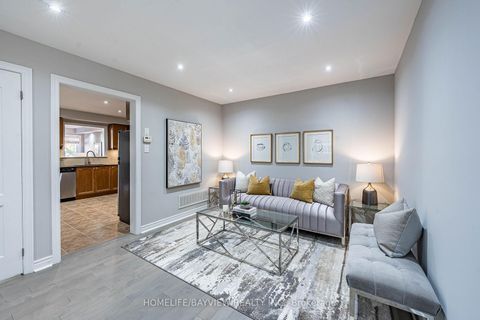 Photo 9 at 61 Four Seasons Crescent, Woodland Hill, Newmarket