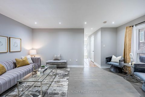 Photo 11 at 61 Four Seasons Crescent, Woodland Hill, Newmarket