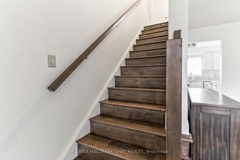 Photo 8 at 135 Trevino Circle, East Bayfield, Barrie