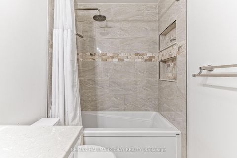 Photo 12 at 135 Trevino Circle, East Bayfield, Barrie