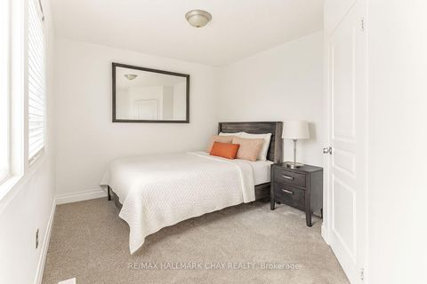 Photo 15 at 135 Trevino Circle, East Bayfield, Barrie