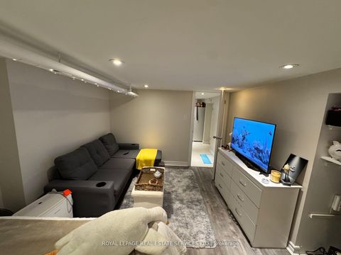 Photo 33 at 1565 Mount Pleasant Road, Lawrence Park North, Toronto