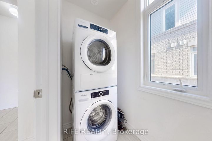 Photo 11 at 2623 Garrison Crossing, Duffin Heights, Pickering