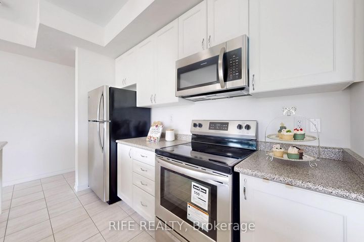 Photo 15 at 2623 Garrison Crossing, Duffin Heights, Pickering