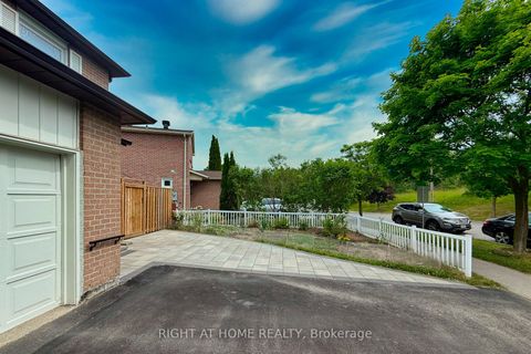 Photo 4 at 88 Sunshine Drive, Observatory, Richmond Hill