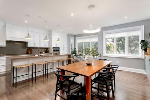 Photo 6 at 9 Chimney Swift Court, Rosethorn, Toronto