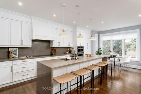 Photo 13 at 9 Chimney Swift Court, Rosethorn, Toronto