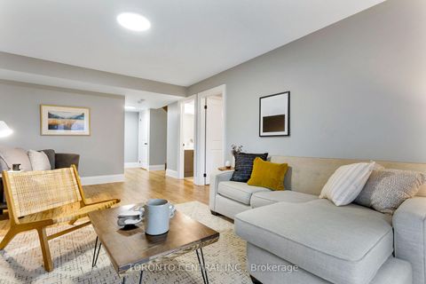 Photo 34 at 9 Chimney Swift Court, Rosethorn, Toronto