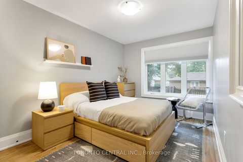 Photo 35 at 9 Chimney Swift Court, Rosethorn, Toronto