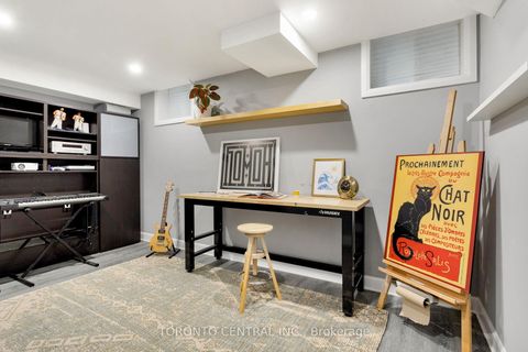 Photo 39 at 9 Chimney Swift Court, Rosethorn, Toronto