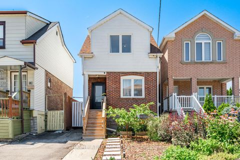 Photo 0 at 136 Avon Avenue, Smythe, Toronto