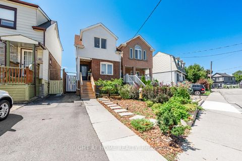 Photo 1 at 136 Avon Avenue, Smythe, Toronto