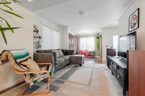 Photo 3 at 136 Avon Avenue, Smythe, Toronto