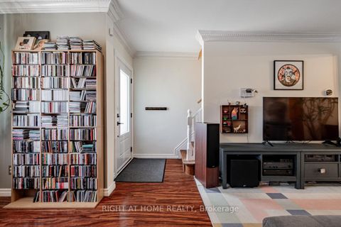 Photo 4 at 136 Avon Avenue, Smythe, Toronto