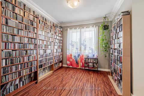 Photo 5 at 136 Avon Avenue, Smythe, Toronto